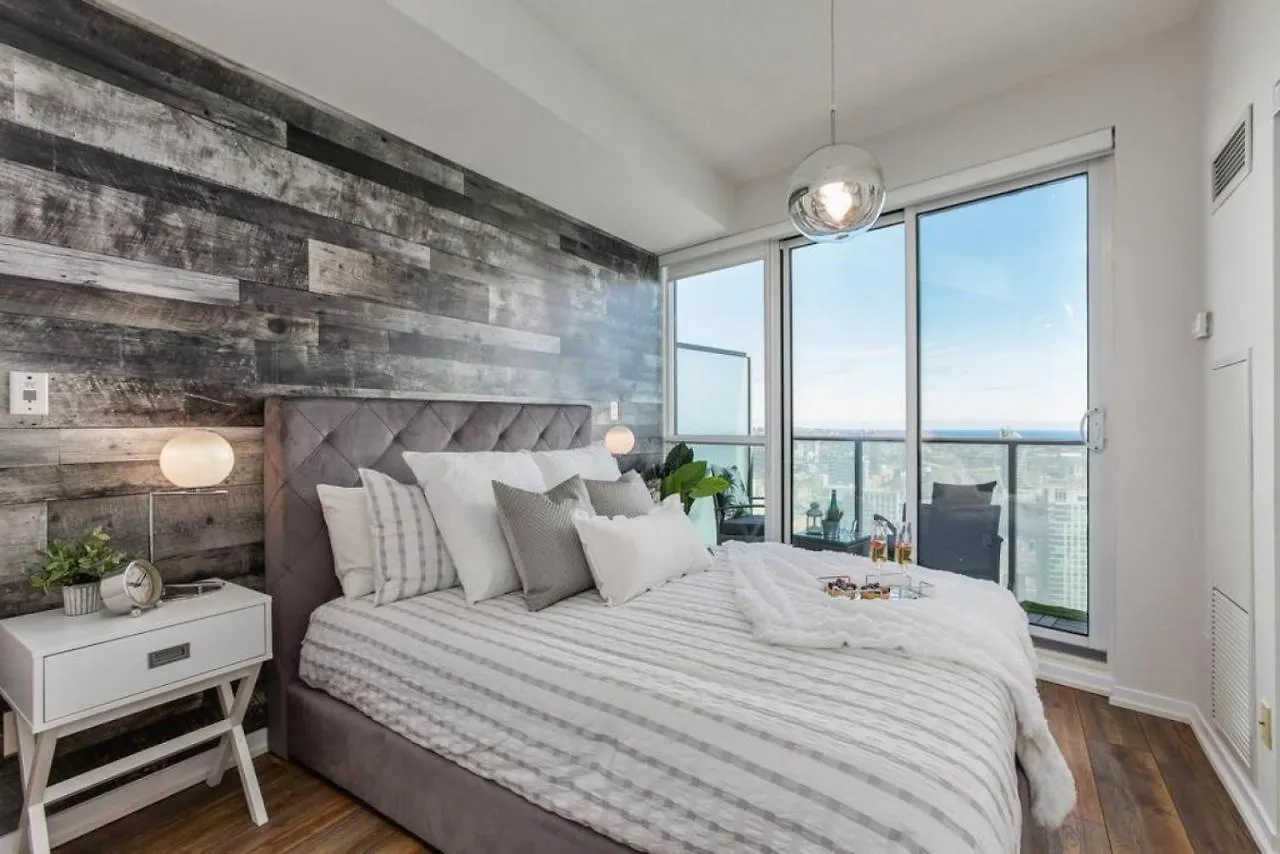Skyline Waterfront 2Br Plus 2Ba Wparking Near Mtcc Toronto Holiday home