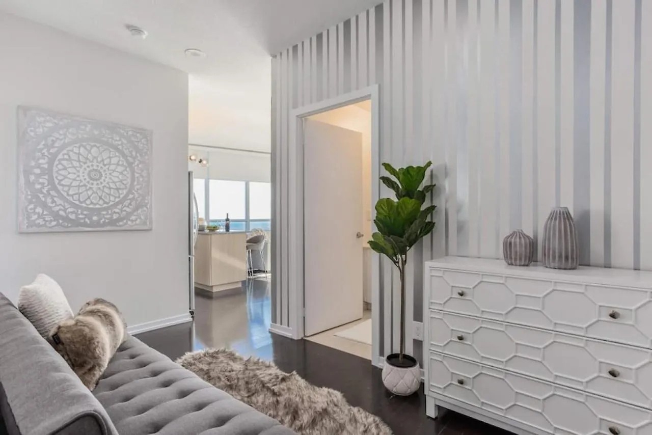 Holiday home Skyline Waterfront 2Br Plus 2Ba Wparking Near Mtcc Toronto