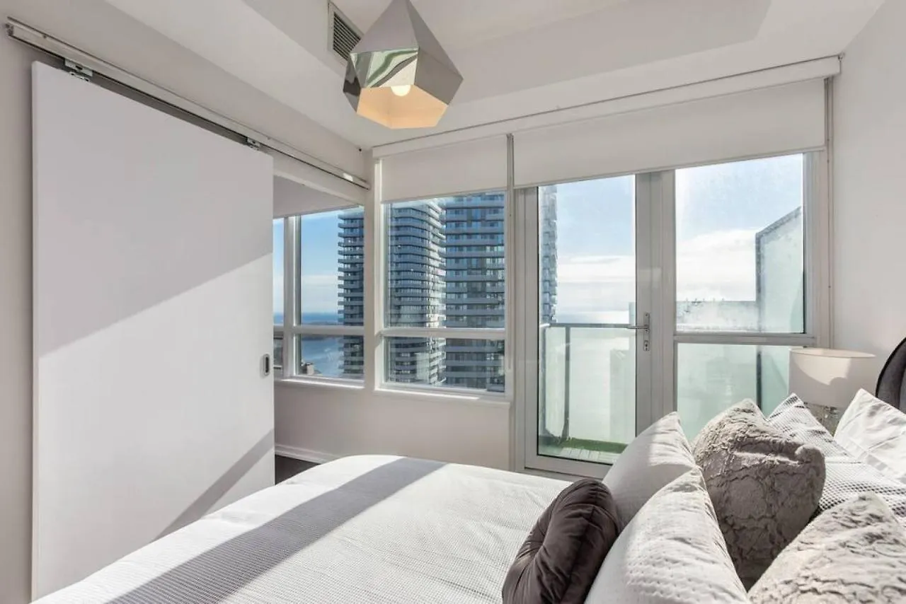 Holiday home Skyline Waterfront 2Br Plus 2Ba Wparking Near Mtcc Toronto