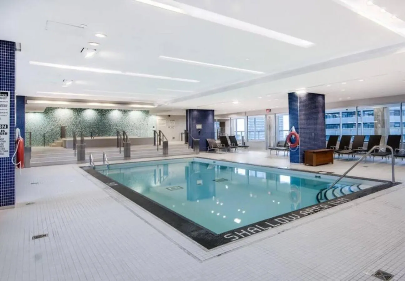 Skyline Waterfront 2Br Plus 2Ba Wparking Near Mtcc Toronto 0*,