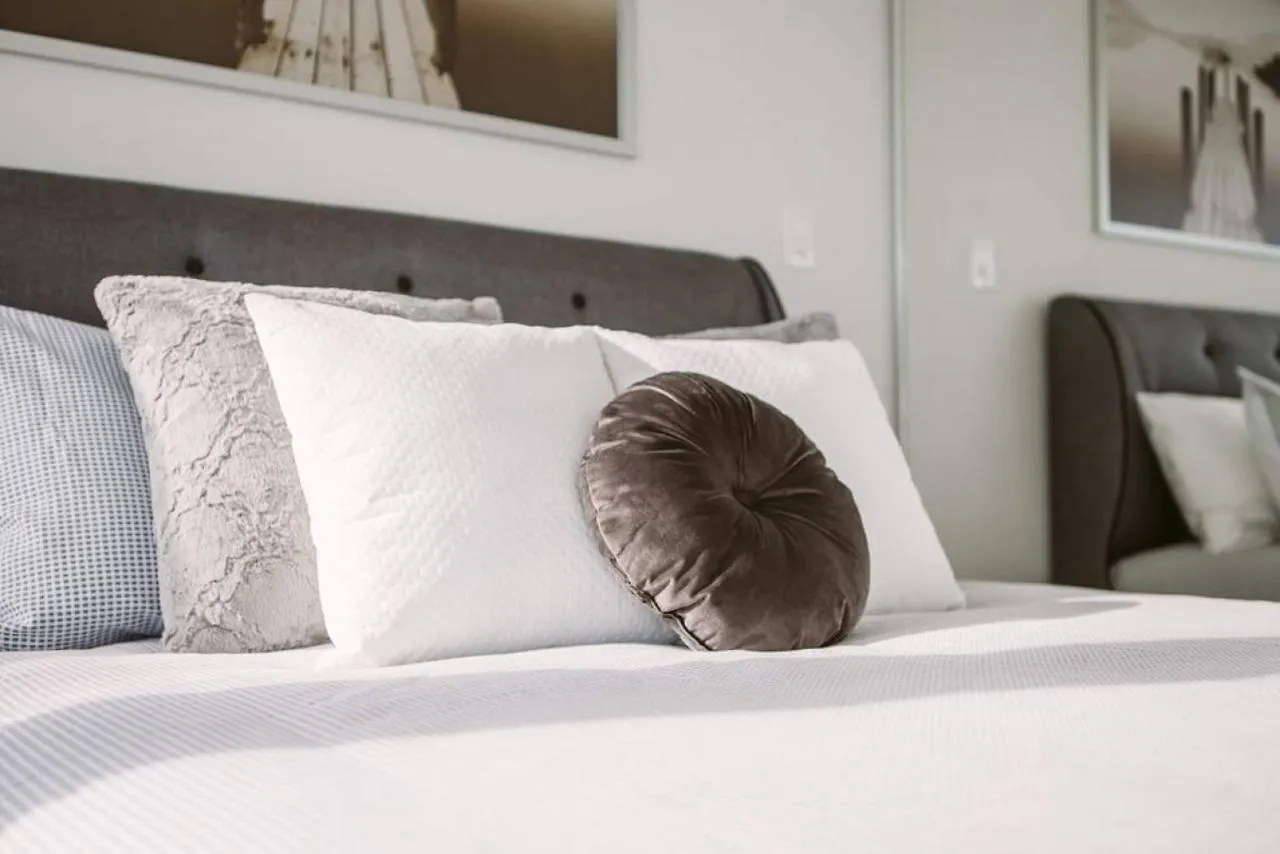 Сasa de vacaciones Skyline Waterfront 2Br Plus 2Ba Wparking Near Mtcc Toronto