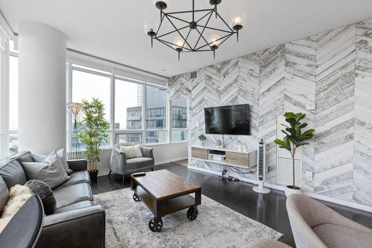 Skyline Waterfront 2Br Plus 2Ba Wparking Near Mtcc Toronto Canadá