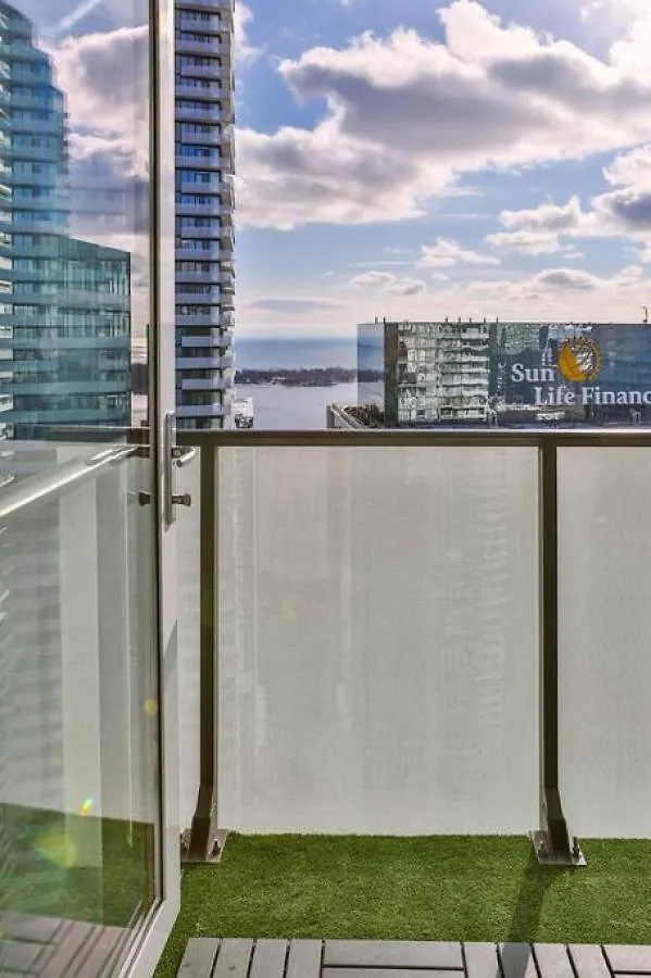 Сasa de vacaciones Skyline Waterfront 2Br Plus 2Ba Wparking Near Mtcc Toronto